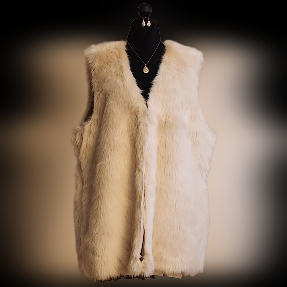 Fur Vest Lined A Beautiful Soul Ivory Faux Vegan Fur 30-1/2" Long OS Fits Most
